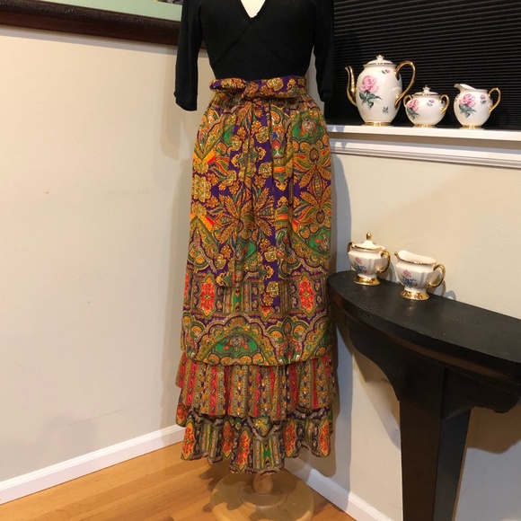 Vtg. 70 s Ellen Tracy for I Magnin 3 tier Psychedelic Gypsy Skirt - Sz S - Picture 1 of 11